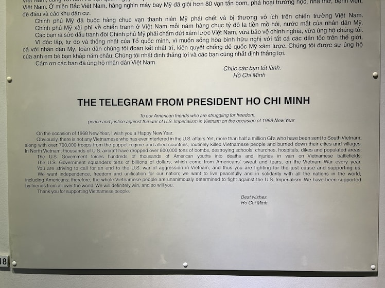 Een telegram van Ho Chi Minh is tentoongesteld in het museum. 