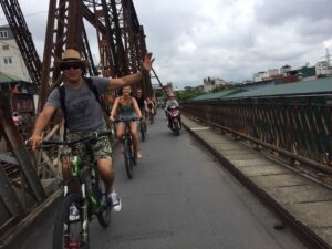 Fietsen in Hanoi