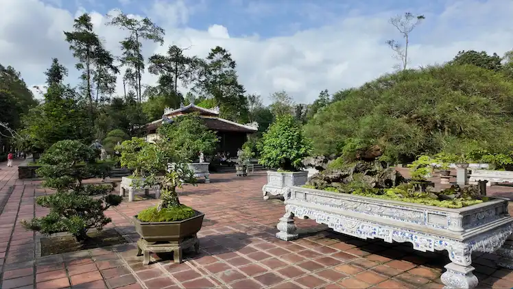 Op het complex vind je mooie binnenplaatsen. 